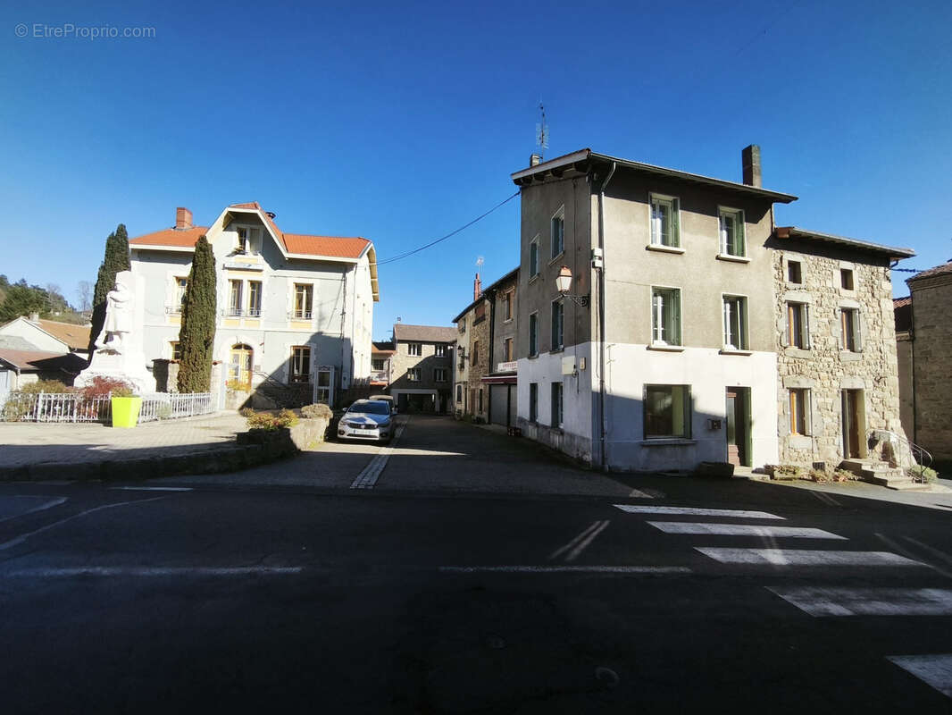 Maison à VIVEROLS