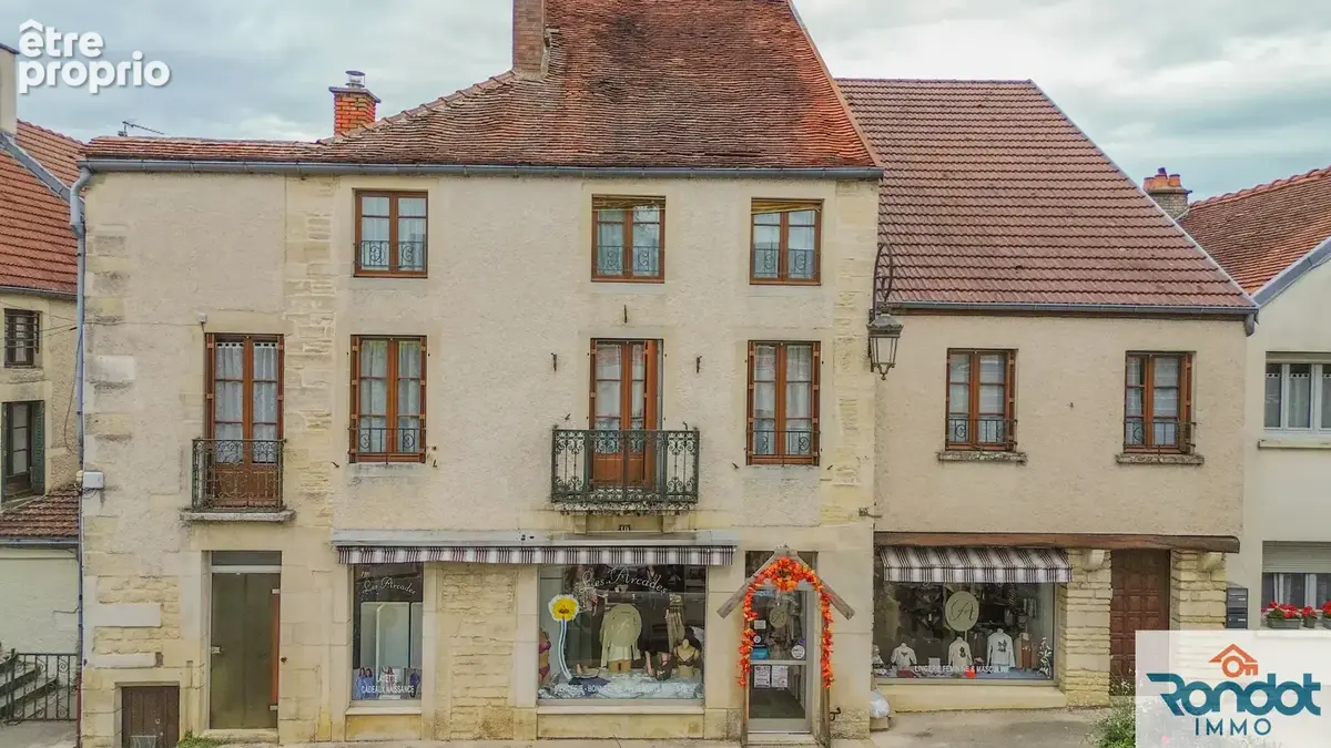 Maison à IS-SUR-TILLE