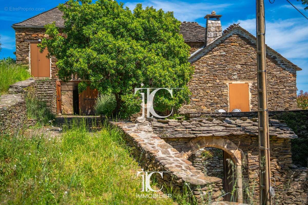 Mas ancien du xviiieme siècle 108m² habitables 4 chambres terrain de 3 173 m² piscine - photo 11