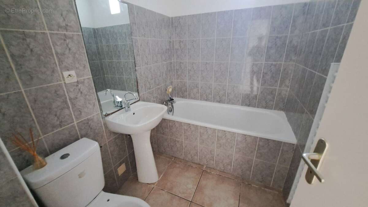 AGDE - MAISON T4/5 pièces - GARAGE - TERRAIN 300M² (piscinable) - photo 14