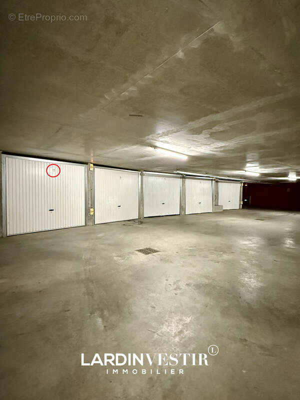 Parking à VILLEURBANNE