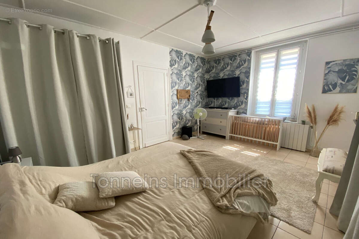 Maison 150 m² à Tonneins  - photo 7
