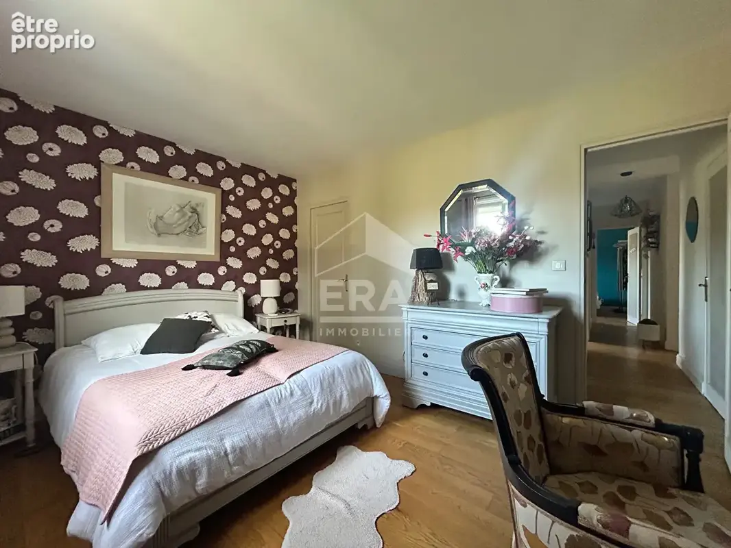 Maison plain pied 122m2 Saint Pavace , 3 chambres, garage et grand terrain - photo 8