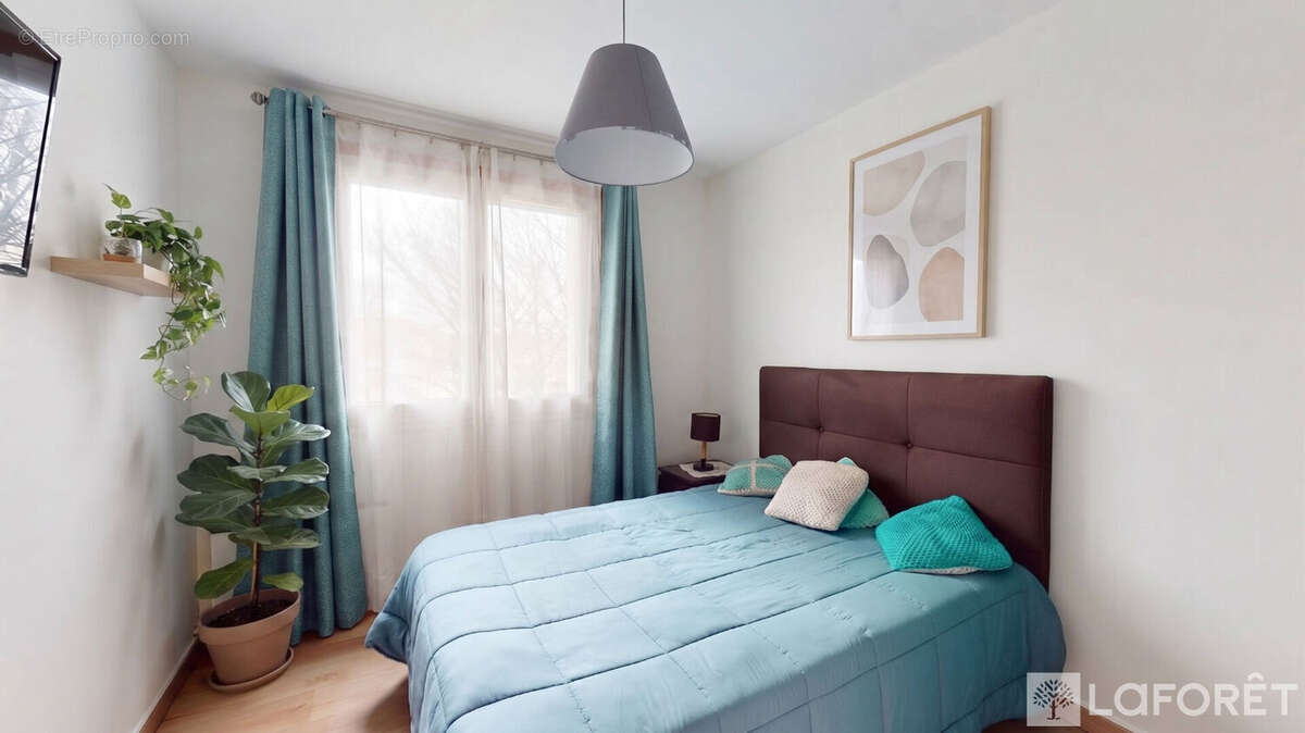 A vendre, Appartement, Reims Secteur Neufchâtel , type 3, place de parking, cave - photo 4