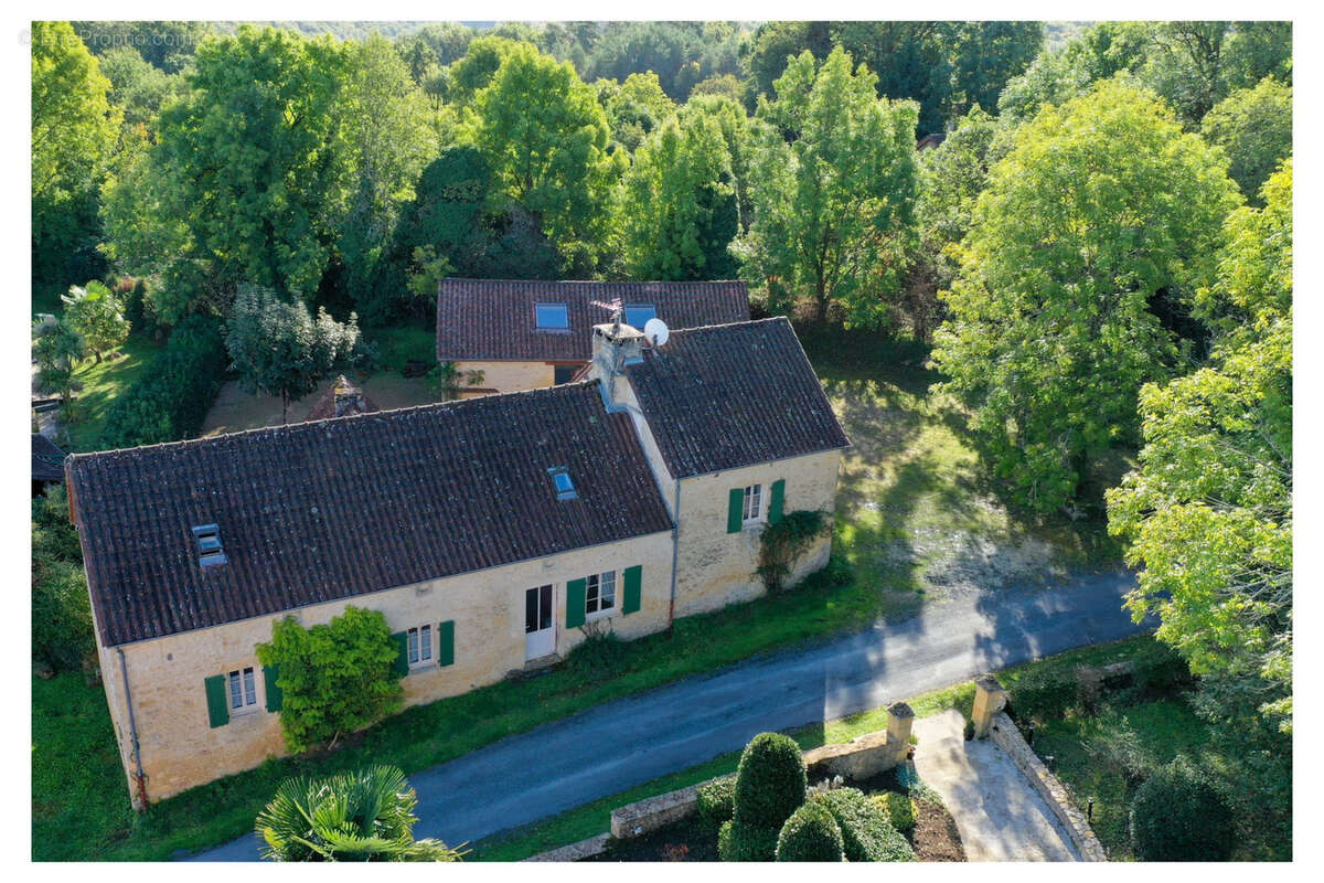 Maison à SAINT-AMAND-DE-COLY