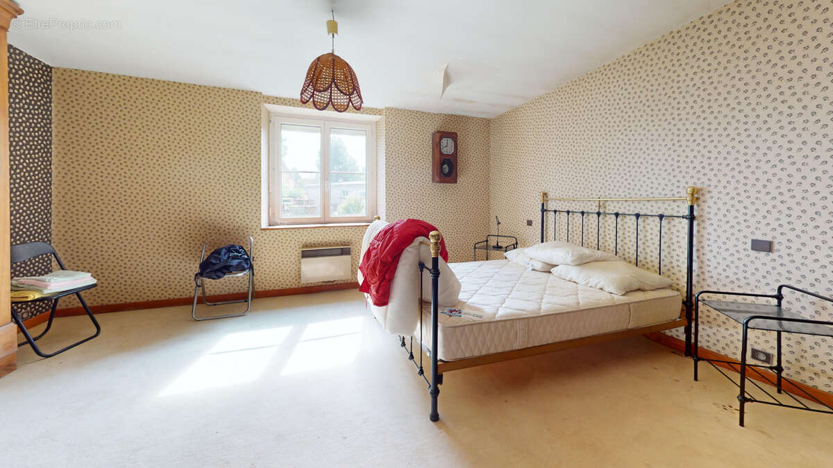 Maison à SERRE-LES-SAPINS