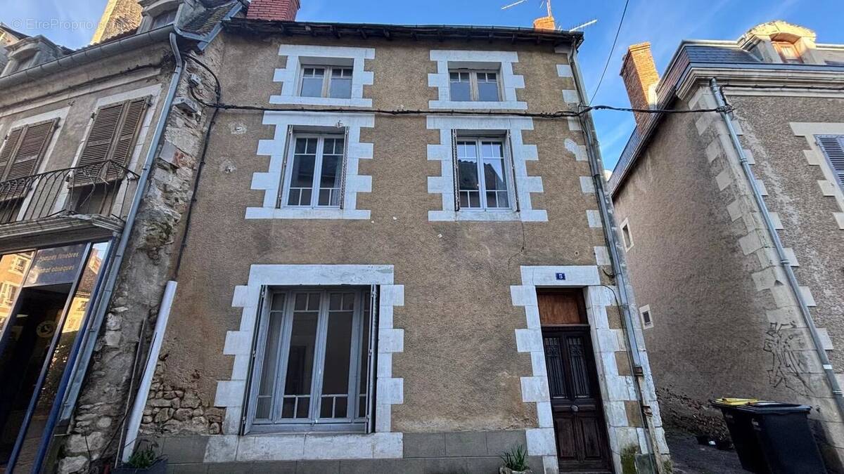 Maison à MONTMORILLON