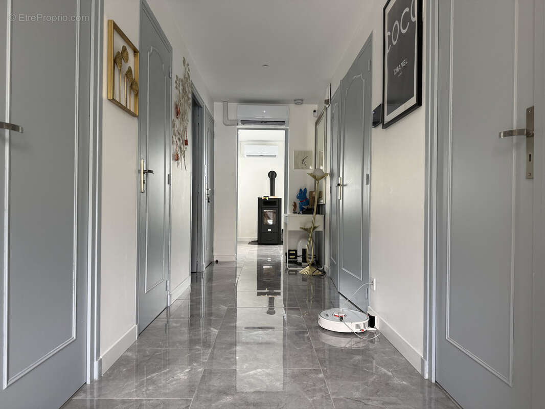 Maison entierement renovee avec gout / quartier calme - photo 2