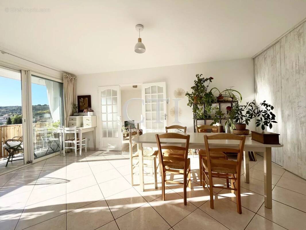 Appartement à NYONS