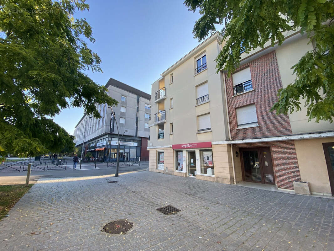 Appartement à LE BLANC-MESNIL