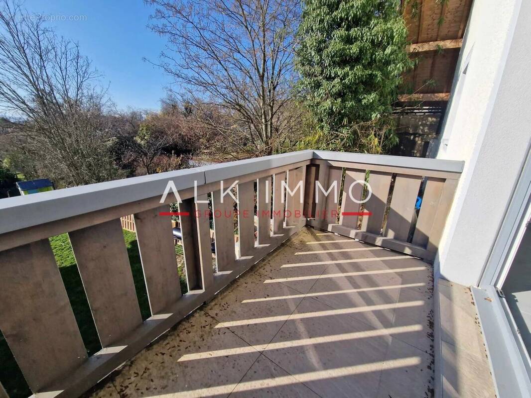 Appartement à CONTAMINE-SUR-ARVE