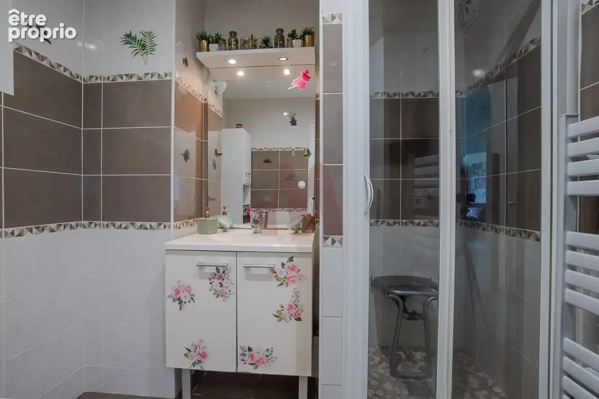 Appartement 55 m² à Bron  - photo 6