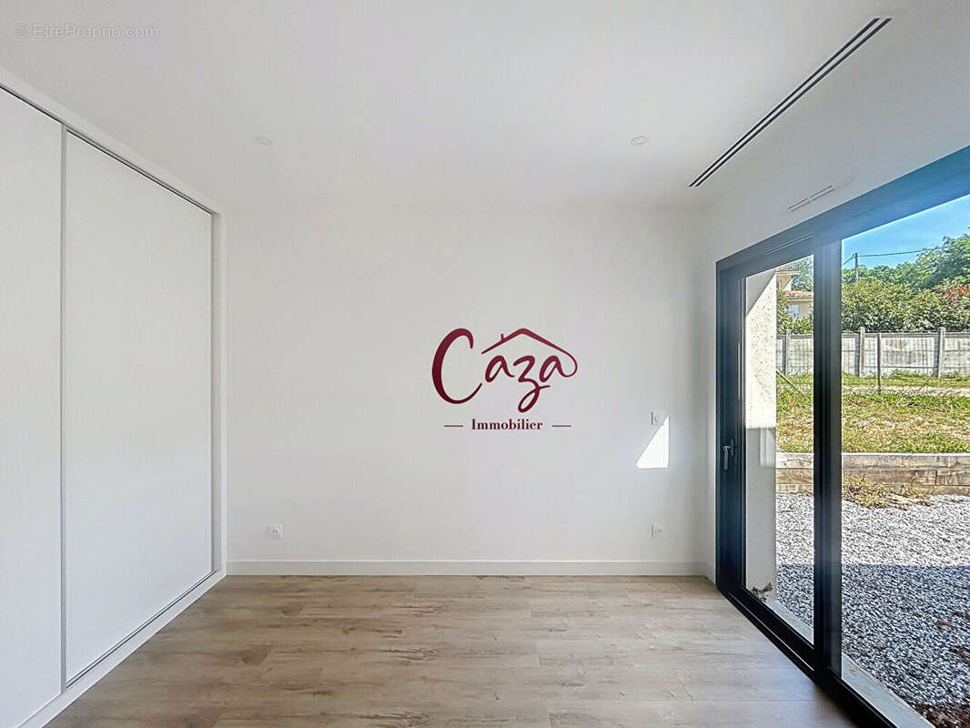 Maison à CAMBLANES-ET-MEYNAC