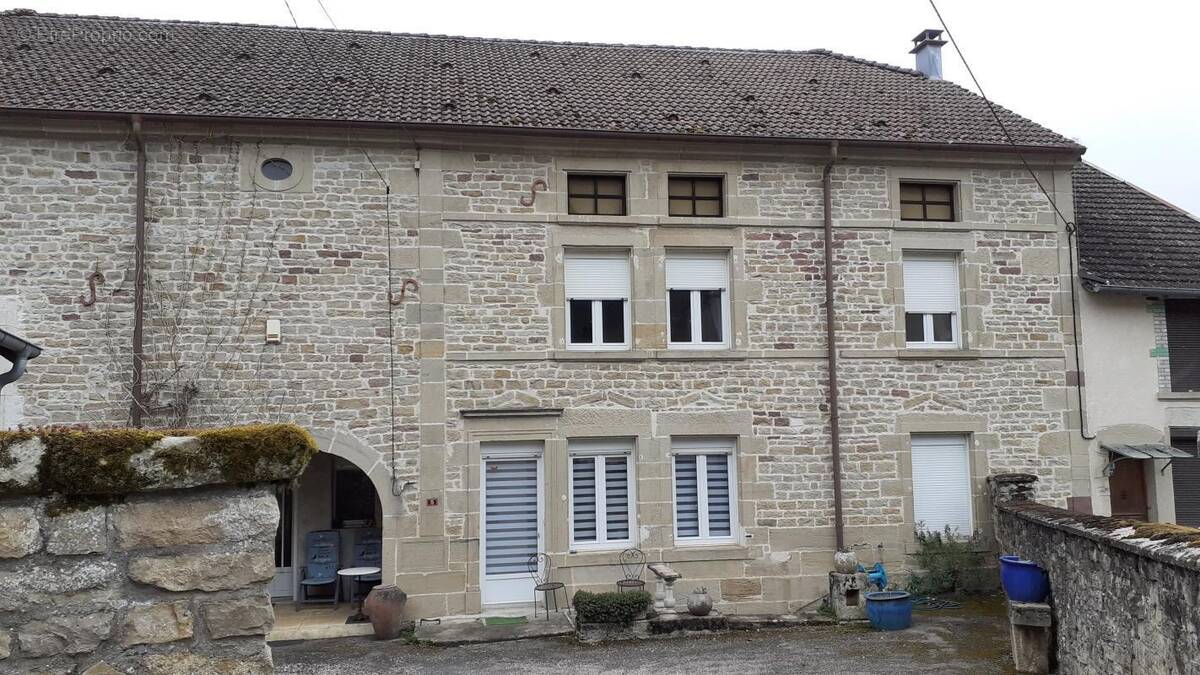 Maison à DEMANGEVELLE