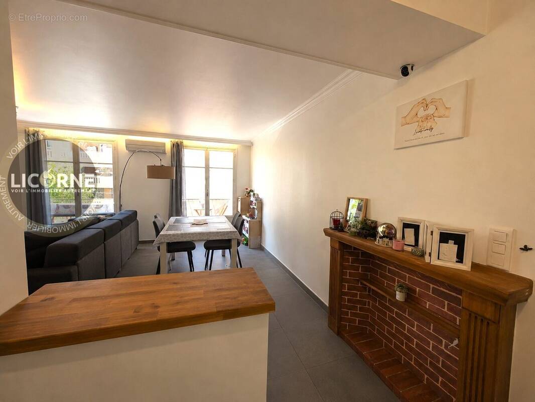 Entrée - Appartement à MARSEILLE-10E