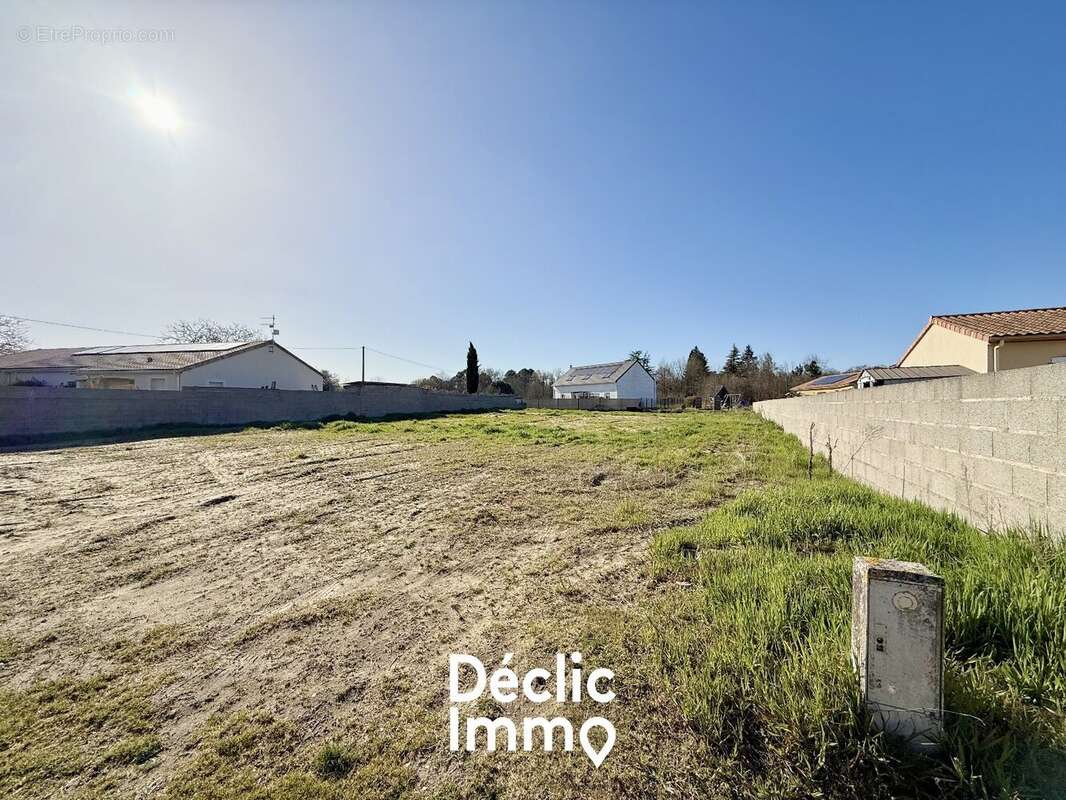 Terrain à OUZILLY