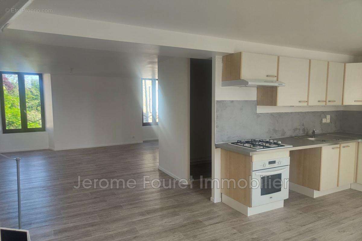 Appartement à NEUVIC