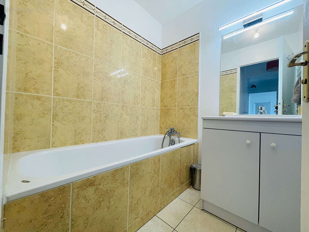 Appartement à SARTROUVILLE