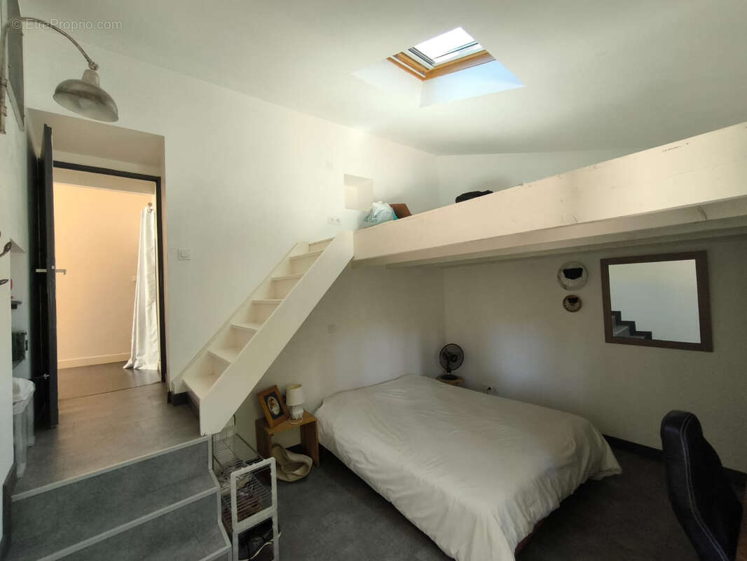 Mirmande. propriete en pierre de pays. renovee en totalite  223.72 m2. parc 1527m2 clos. piscine. dependances - photo 28