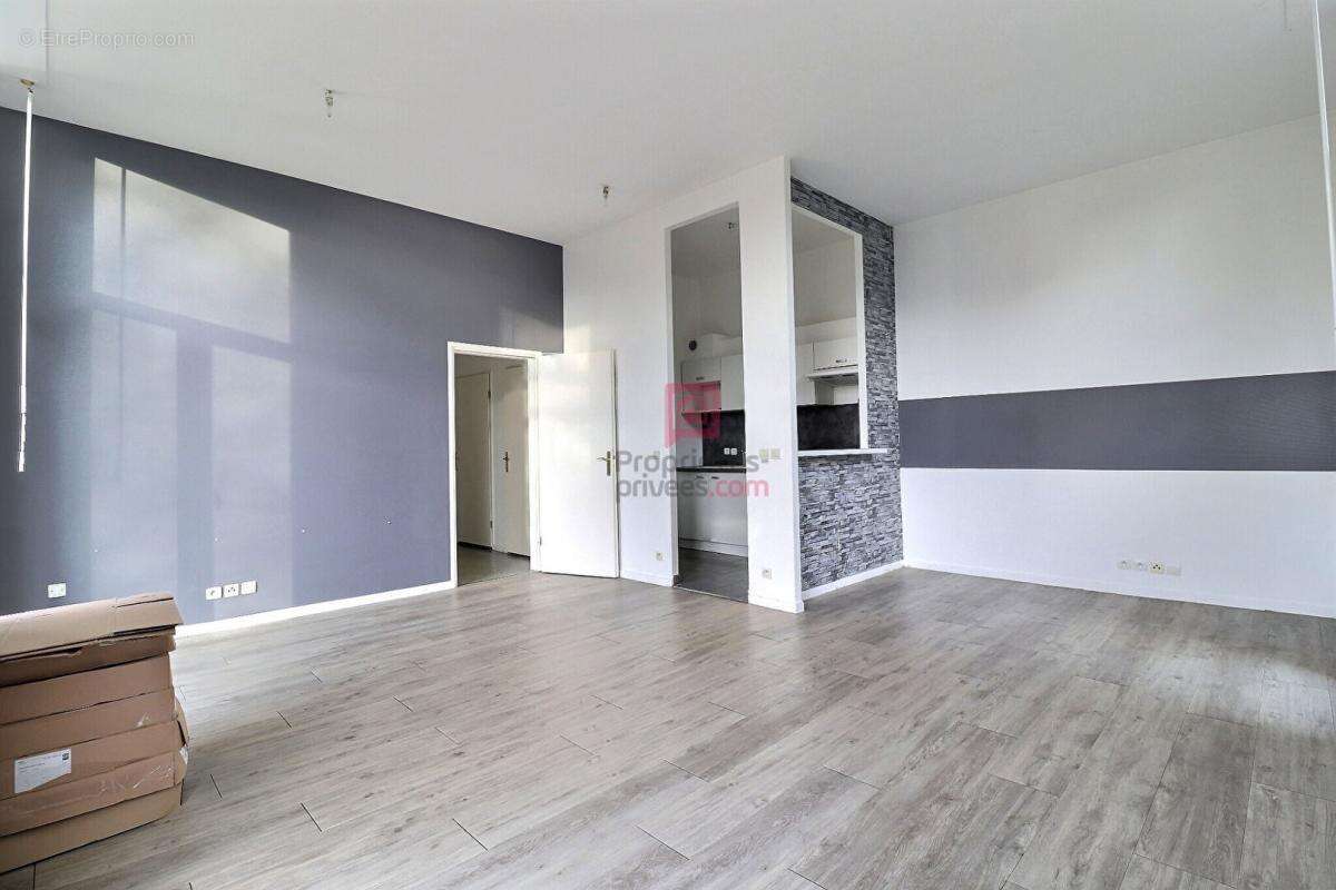 Appartement à SAINTE-GENEVIEVE-DES-BOIS