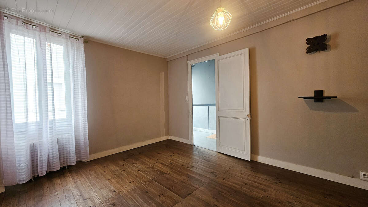 Maison à CHATEAUBERNARD