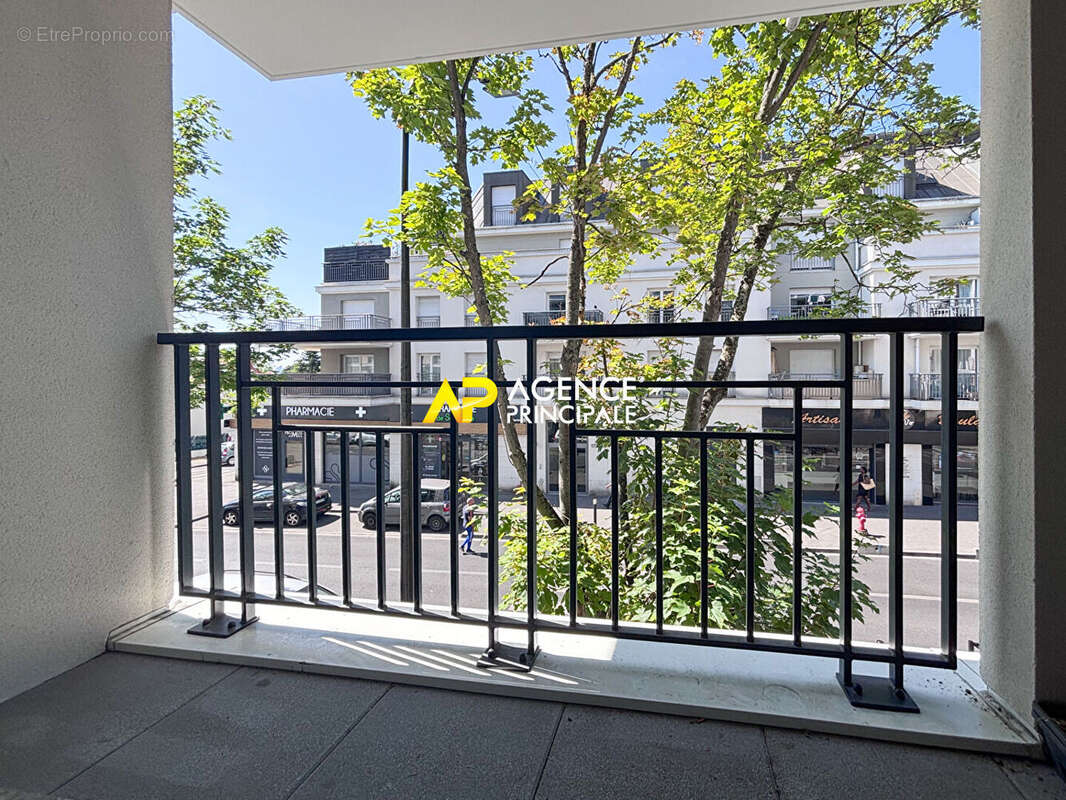 Appartement à SARTROUVILLE