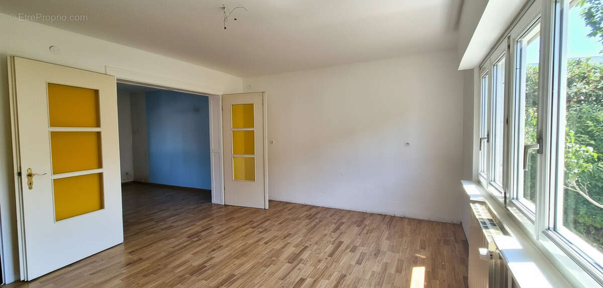 generated_2025-12-11T15_58_05 - Maison à ILLKIRCH-GRAFFENSTADEN