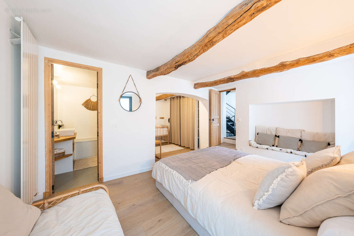 Maison à VILLENEUVE-LOUBET