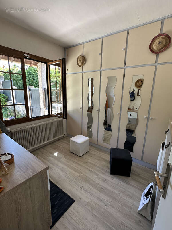 Maison à VAUX-LE-PENIL