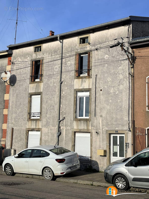 Appartement à CHARMES