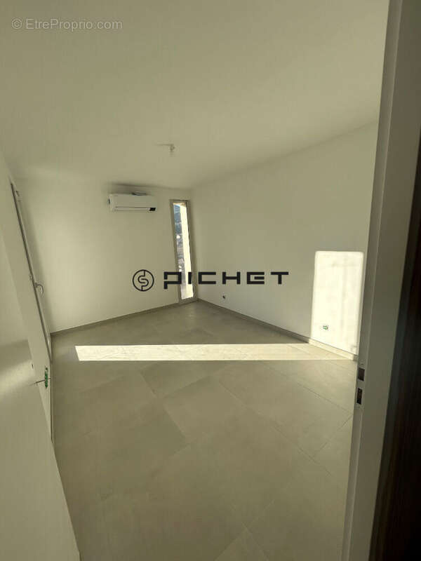 Appartement à MARSEILLE-11E