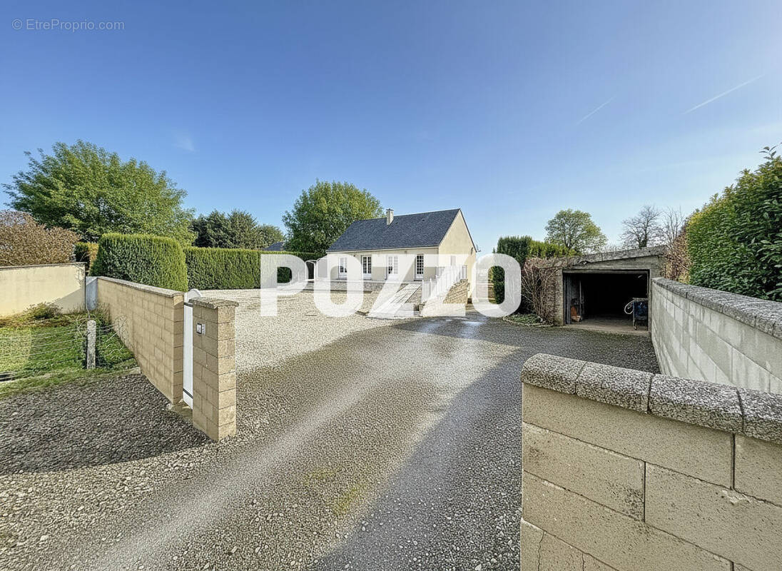 Maison à SAINT-JEAN-DES-CHAMPS