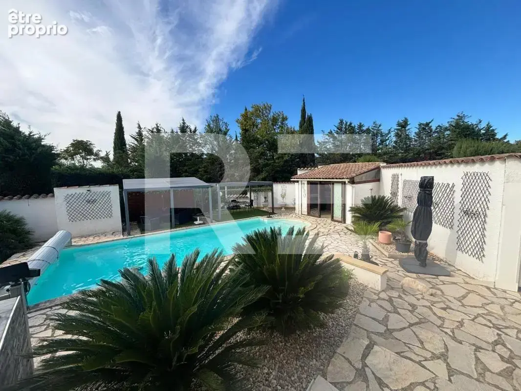 Villa 220 m², 6 chambres, piscine, jacuzzi et double garage - photo 2