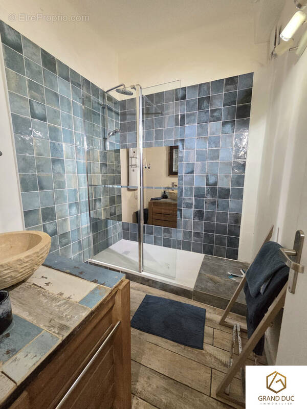 Appartement à MARSEILLE-2E