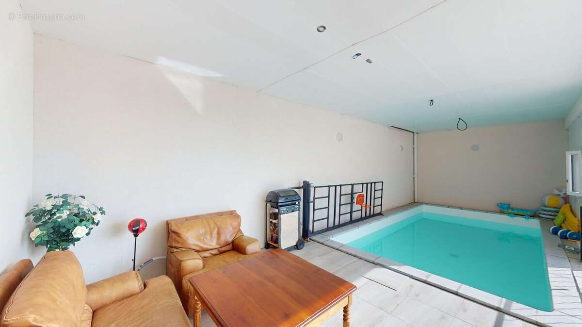 Maison à MAZIERES-EN-MAUGES