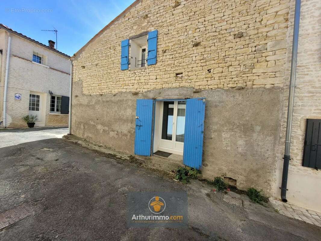 Maison à COURCON