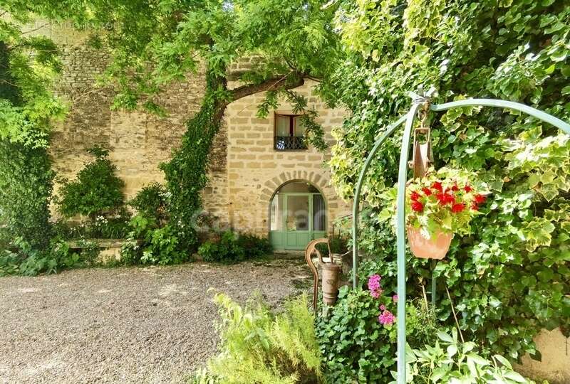 Dpt Gard (30), à vendre UZES propriete P14 de 548 m² - Terrain de 830,00 m² - photo 9