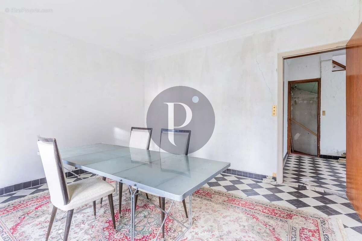 Maison à VERRIERES-LE-BUISSON