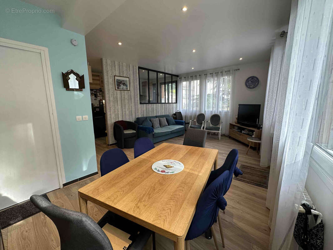 Appartement à ROSNY-SOUS-BOIS