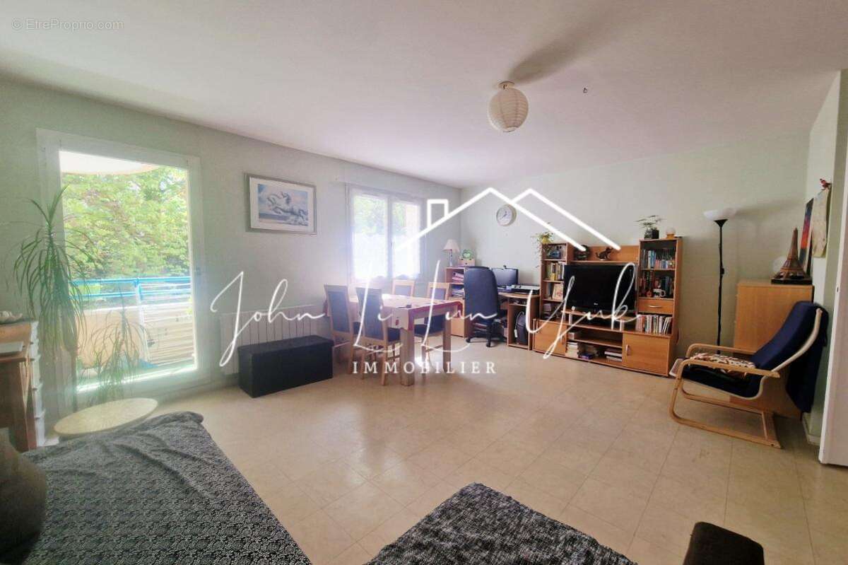Appartement à BEAUCHAMP