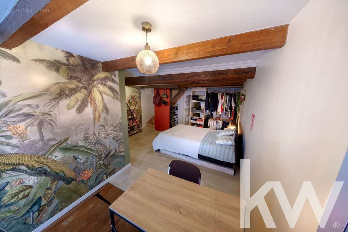 Maison à LES MARTRES-DE-VEYRE