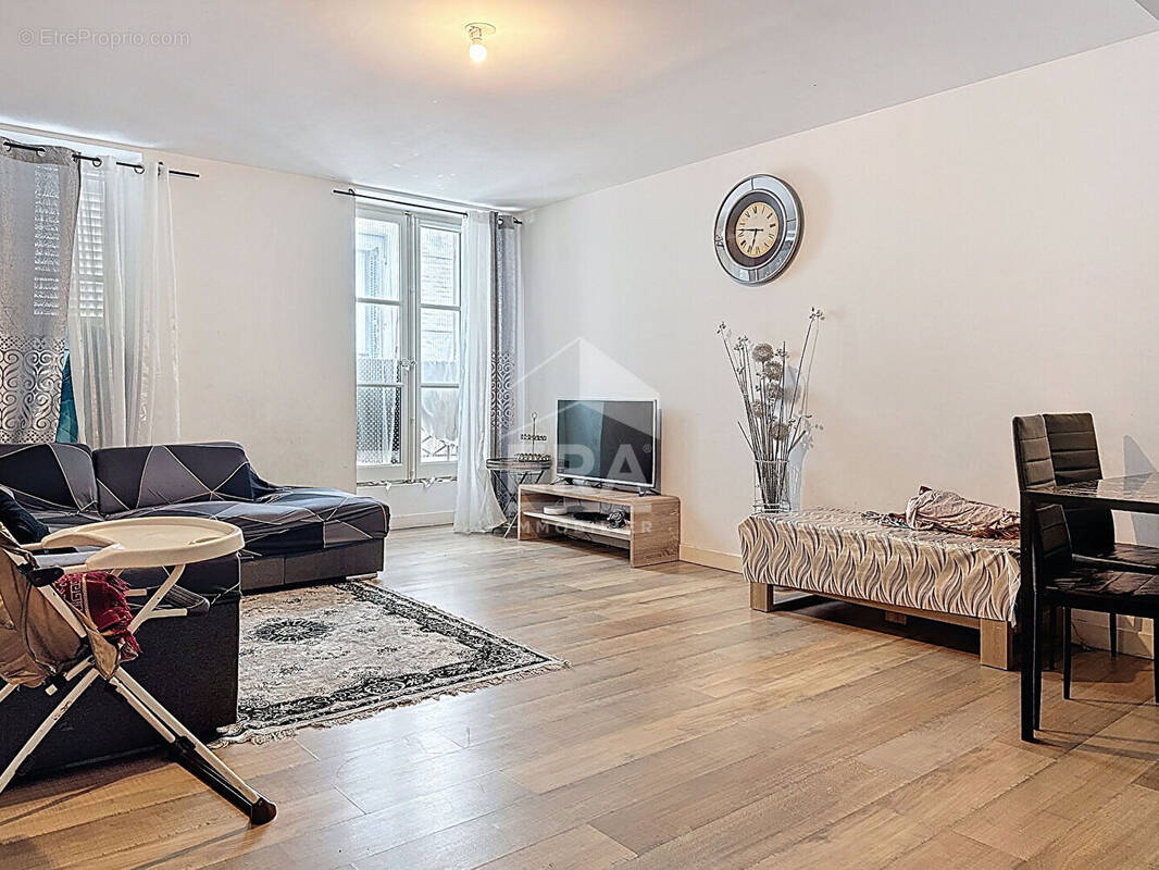 Appartement à MARSEILLE-2E