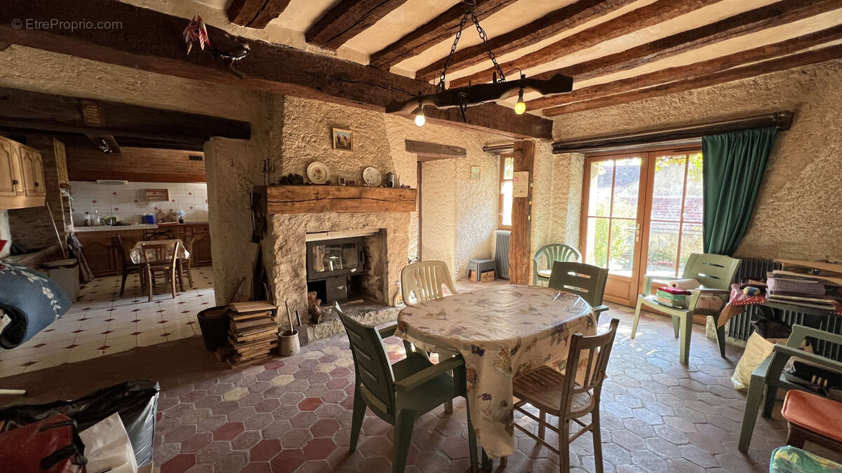 Maison à NEAUPHLE-LE-VIEUX