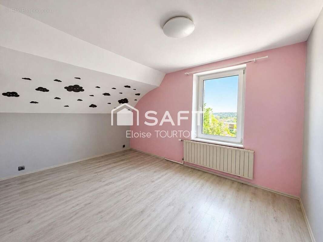 Maison 94 m² à L'hopital  - photo 4