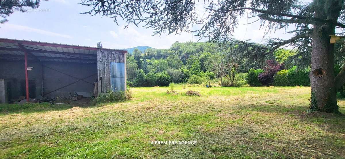 Terrain à SAINT-ROMAIN-DE-POPEY
