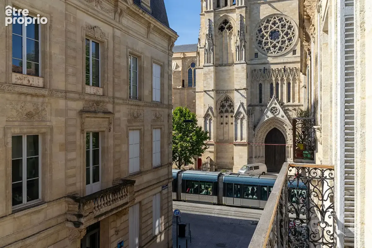 Appartement T3 avec vue exceptionnelle sur la cathédrale Pey-Berland - photo 2