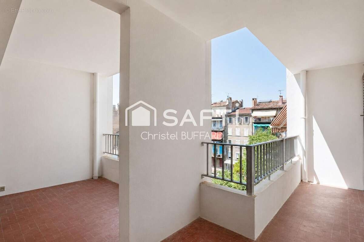 Photo 3 - Appartement à MARSEILLE-5E