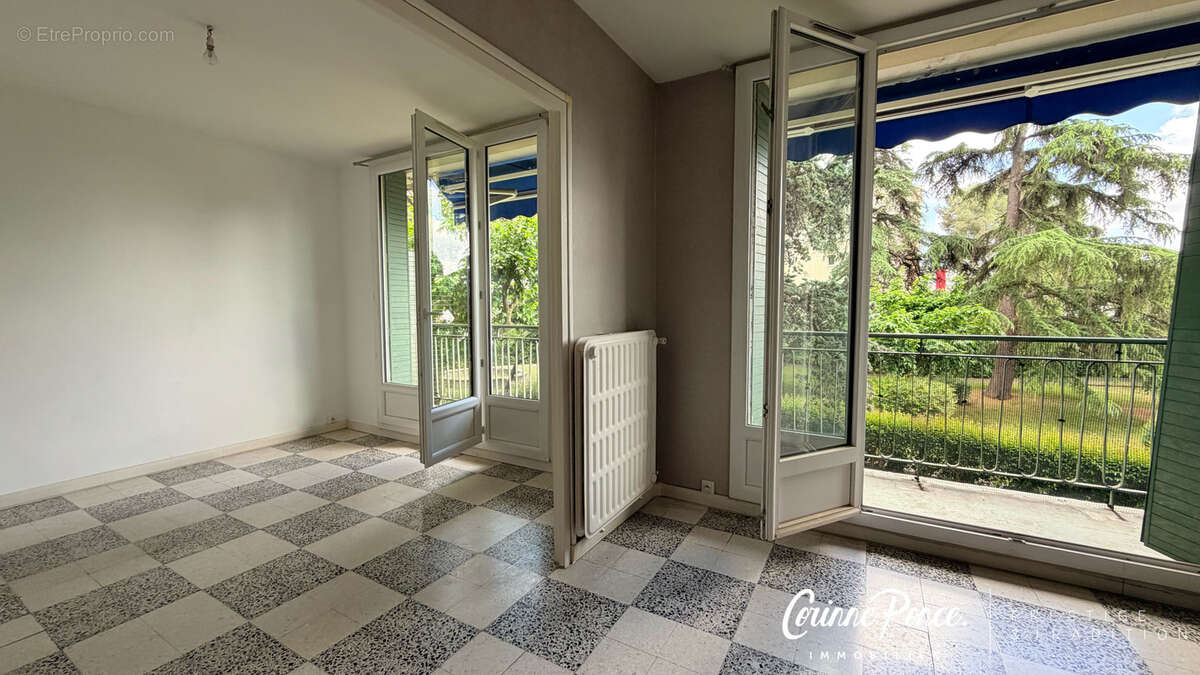 Appartement à NIMES