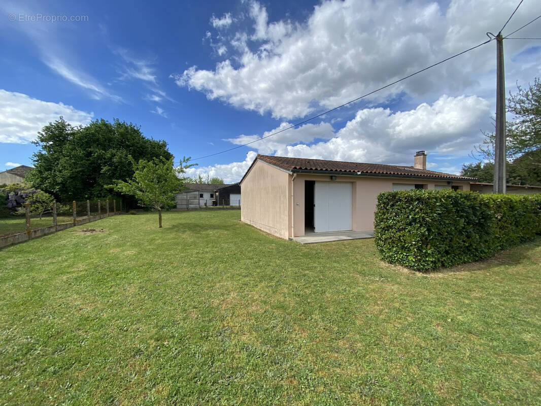 Terrain à SAINT-ANDRE-DE-CUBZAC