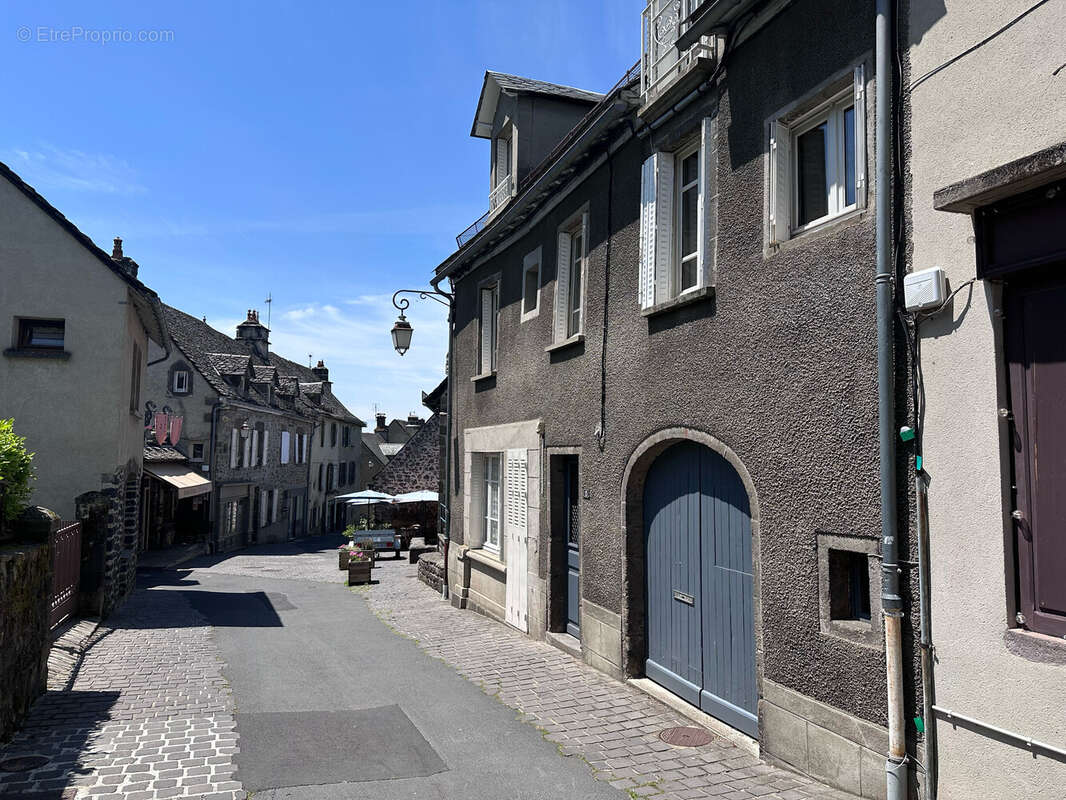 Appartement à SALERS